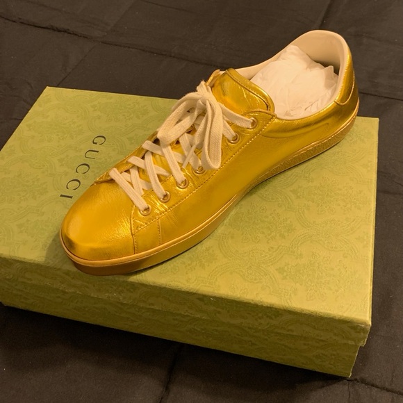 Gucci Metallic Gold Sneakers with Cream Laces - Picture 4 of 5